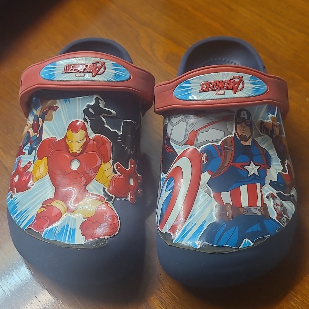 Crocs Marvel Avengers Kids Clogs sz 13